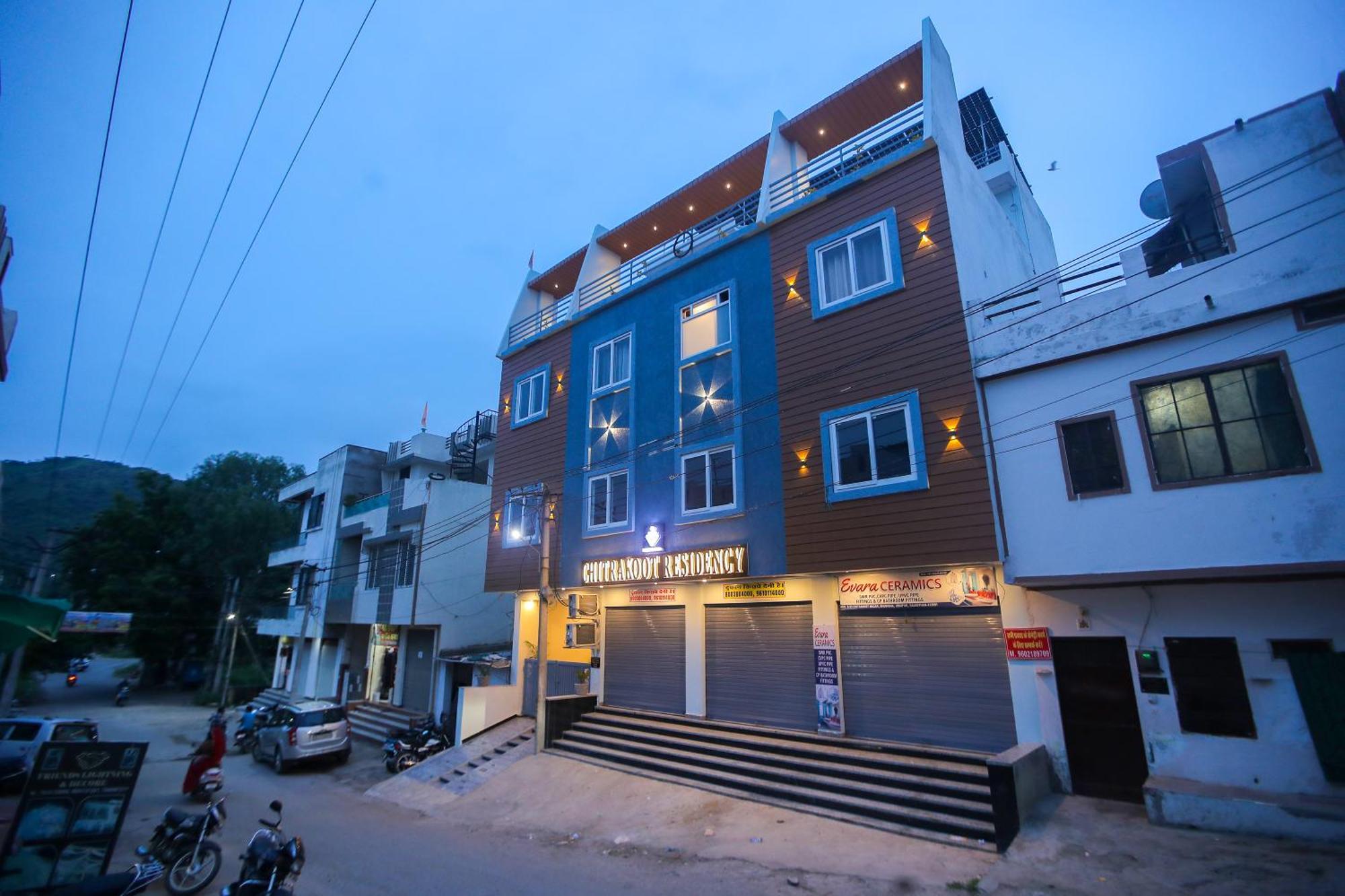 ウダイプル Chitrakoot Residencyアパートホテル エクステリア 写真