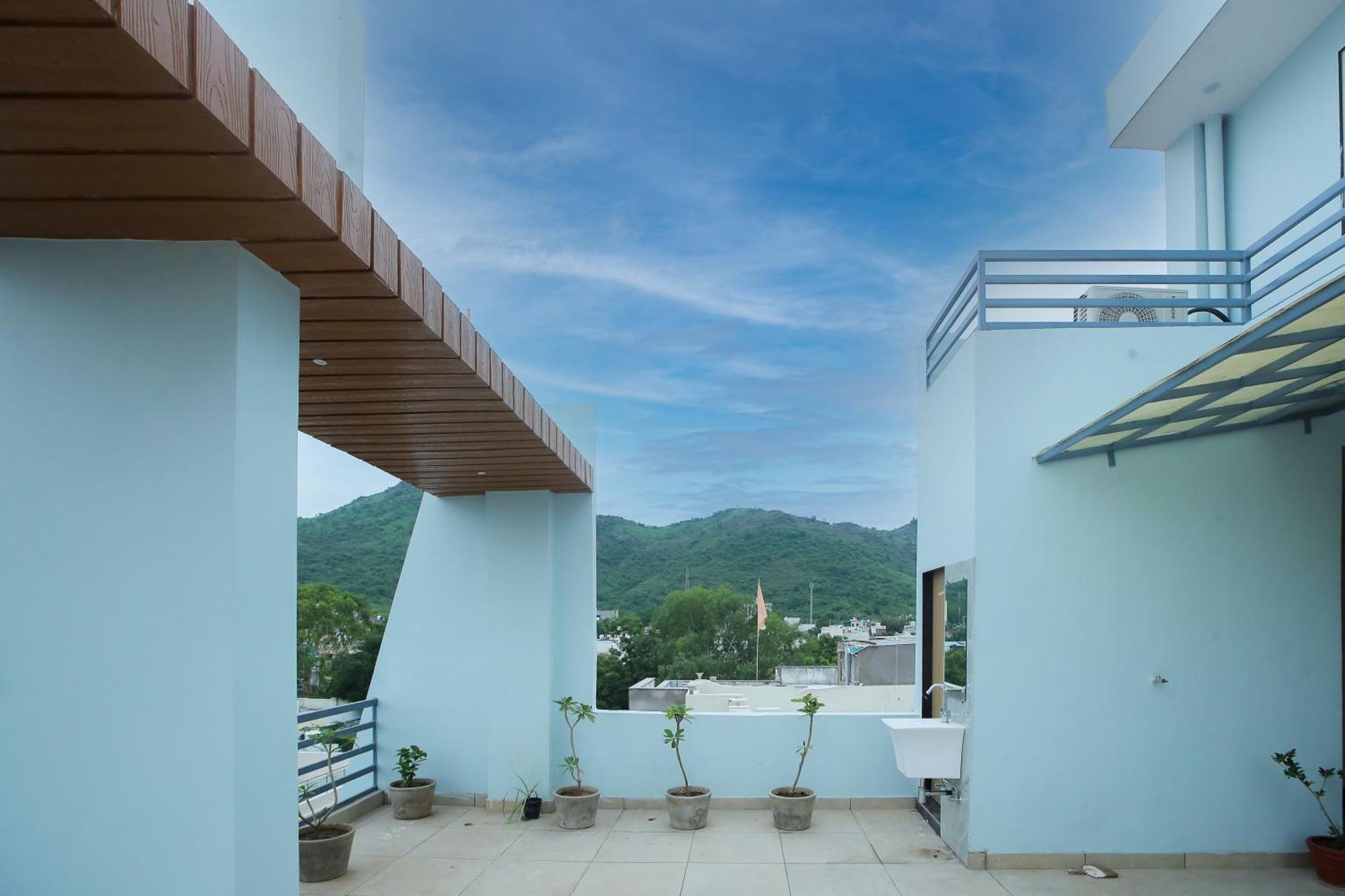 ウダイプル Chitrakoot Residencyアパートホテル エクステリア 写真