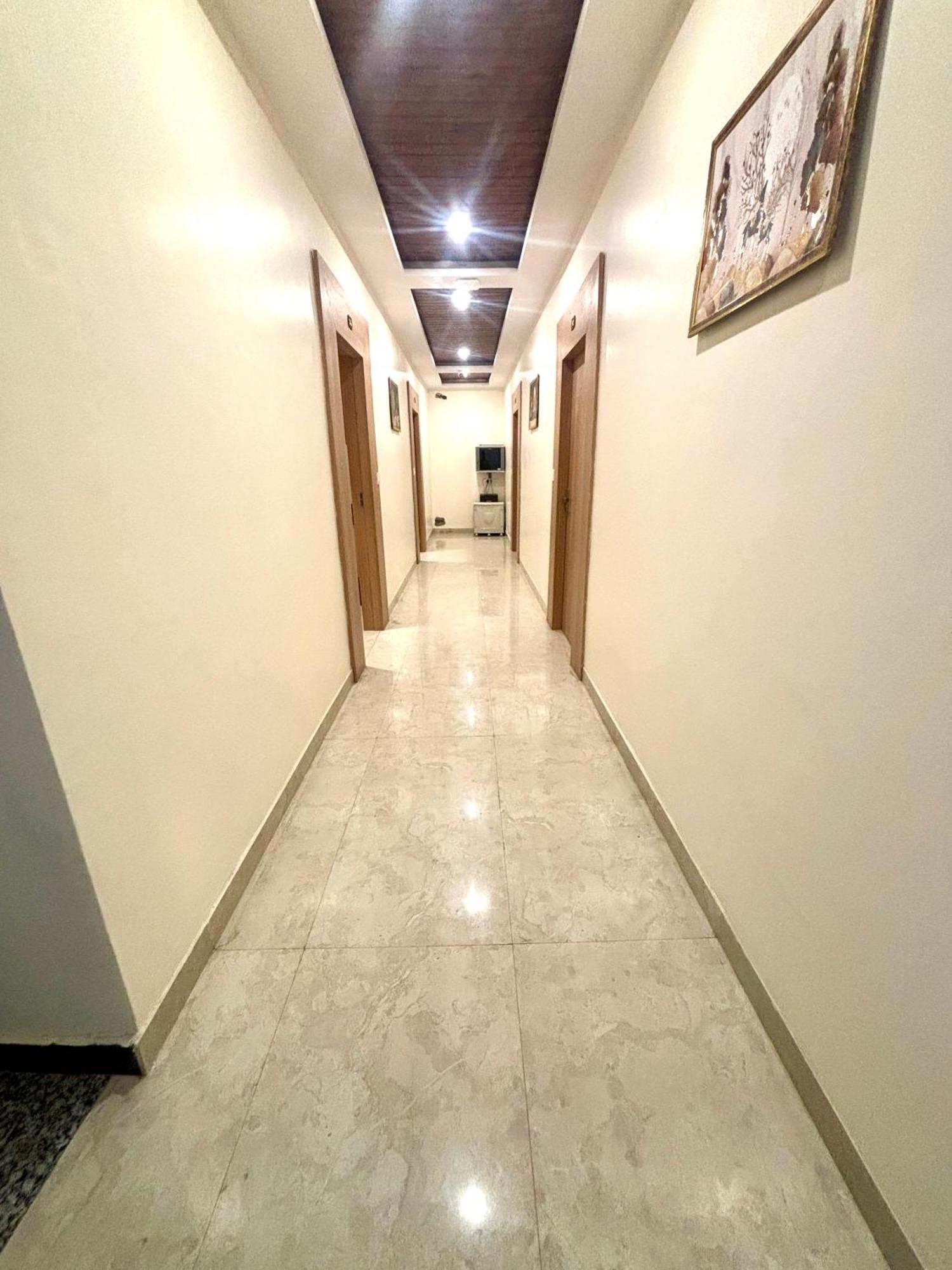 ウダイプル Chitrakoot Residencyアパートホテル エクステリア 写真